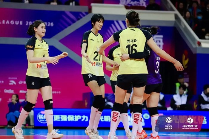 开云官方-上海女排赢在多点开花，山东女排二号位隐形！但1.95米副攻太惊艳|二传|国青|高佳琪|黄欣悦|自由人_新浪新闻