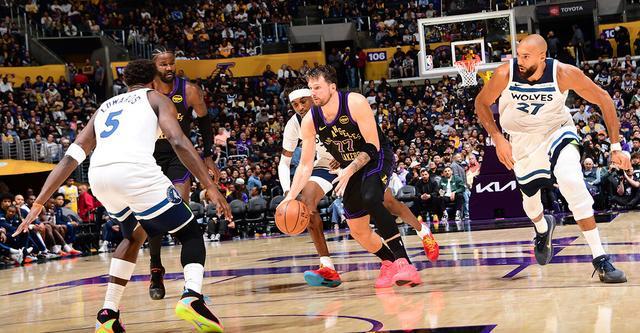 开云体育下载官网-东契奇31+11+11里夫斯31分 湖人主场轻取森林狼